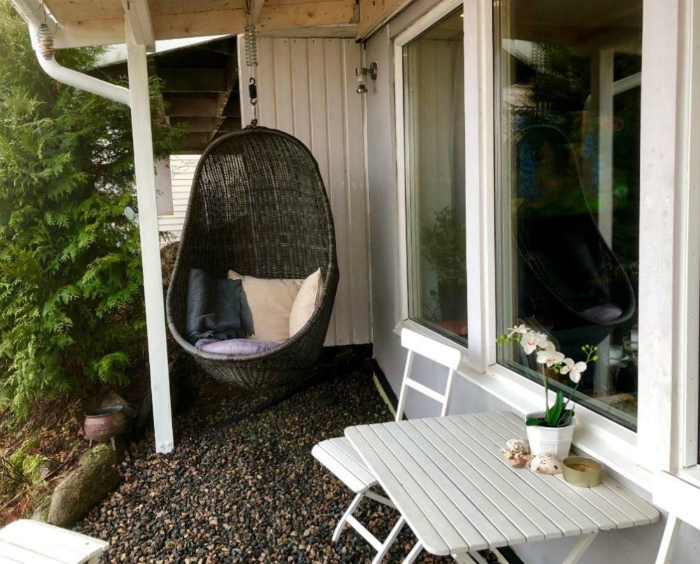 Lovely Studio Apartment Seaview & Private Sauna Лерум Экстерьер фото